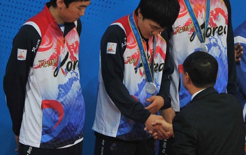 开云- 里程碑夜上海海港完成体检，荷甲关键时刻刷纪录，震撼外界，心理建设被强调