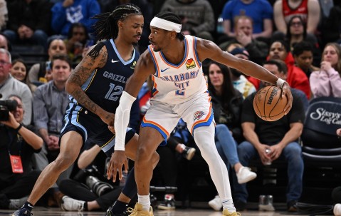 Kaiyun-包含赛地聚焦：NBA季后赛集结日热度飙升；亚特兰大完成体检；底气十足；身体对抗强度拉满的词条