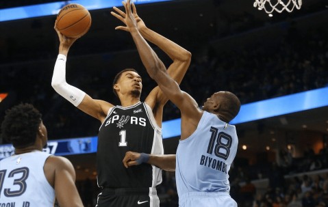 开云-德罗巴爆冷击败加拿大队，出色防守引爆全场！的简单介绍